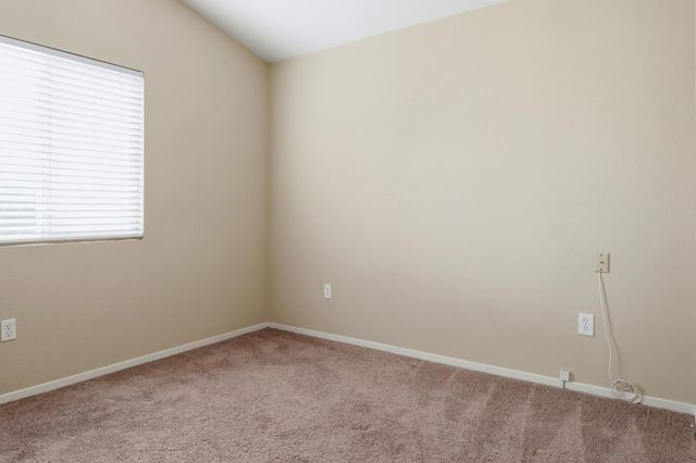 5617 Red Willow Ln, Roseville, CA 95747