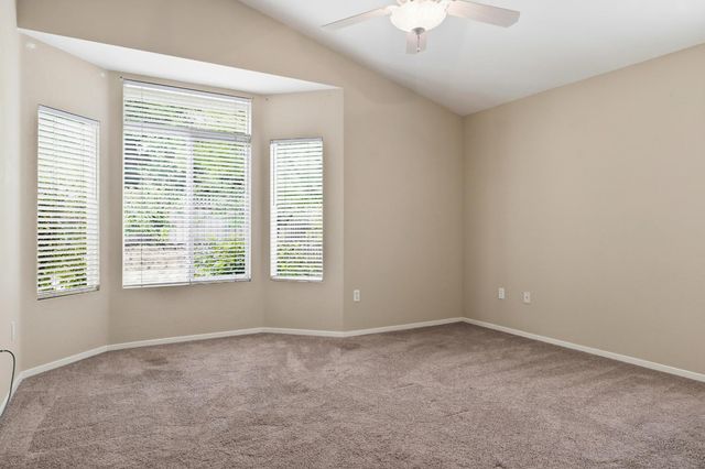5617 Red Willow Ln, Roseville, CA 95747