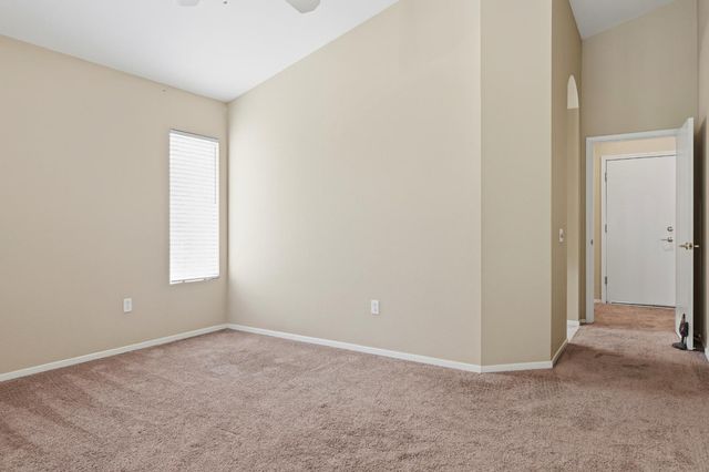 5617 Red Willow Ln, Roseville, CA 95747