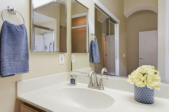 5617 Red Willow Ln, Roseville, CA 95747