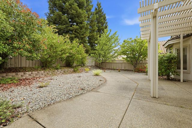 5617 Red Willow Ln, Roseville, CA 95747