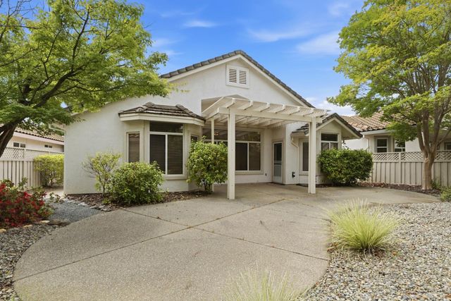 5617 Red Willow Ln, Roseville, CA 95747