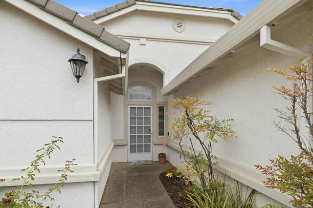 5617 Red Willow Ln, Roseville, CA 95747