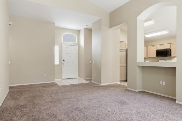 5617 Red Willow Ln, Roseville, CA 95747