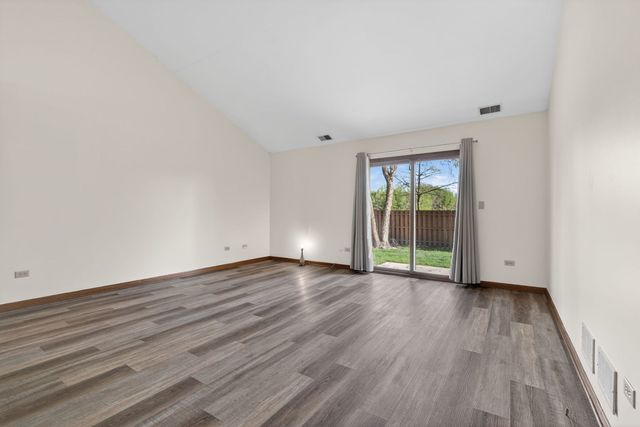 3431 Lake Side Circle, Joliet, IL 60431