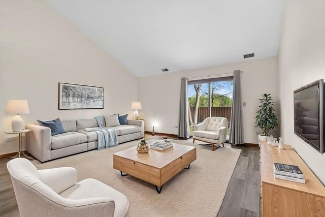 3431 Lake Side Circle, Joliet, IL 60431
