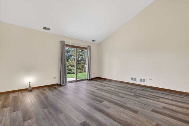 3431 Lake Side Circle, Joliet, IL 60431