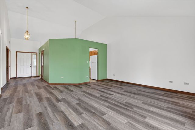 3431 Lake Side Circle, Joliet, IL 60431