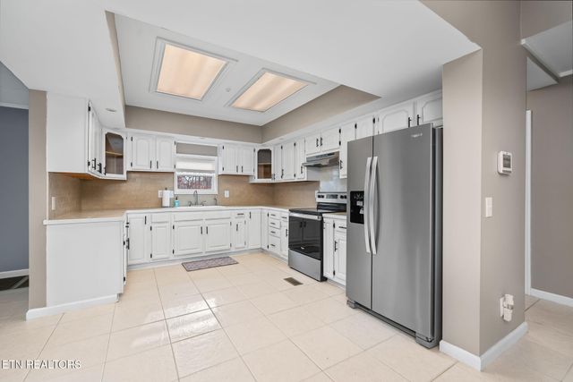 219 N Lowe Rd, Crossville, TN 38571