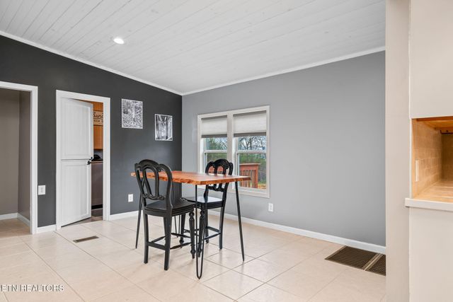 219 N Lowe Rd, Crossville, TN 38571