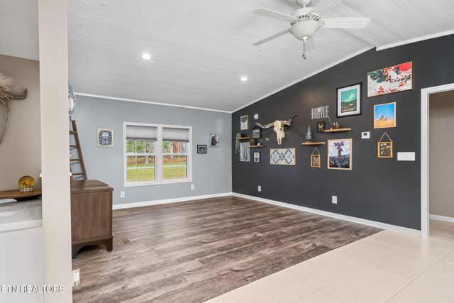 219 N Lowe Rd, Crossville, TN 38571