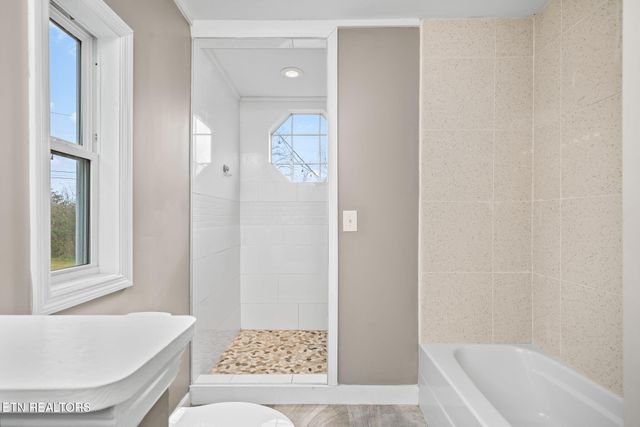 219 N Lowe Rd, Crossville, TN 38571