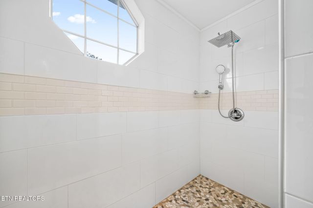 219 N Lowe Rd, Crossville, TN 38571