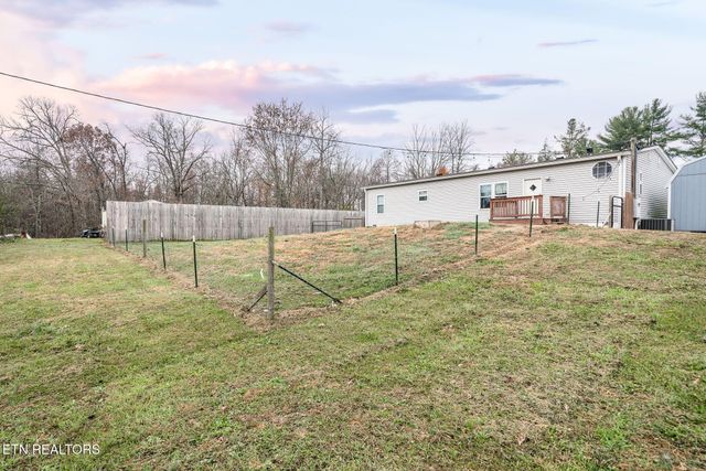 219 N Lowe Rd, Crossville, TN 38571