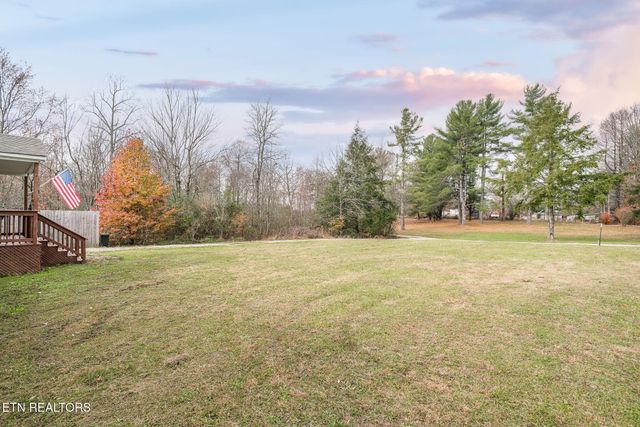 219 N Lowe Rd, Crossville, TN 38571