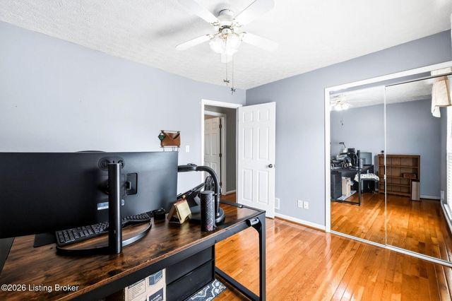 10201 Bayport Rd, Jeffersontown, KY 40299