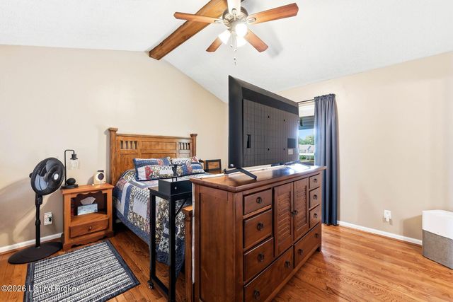 10201 Bayport Rd, Jeffersontown, KY 40299