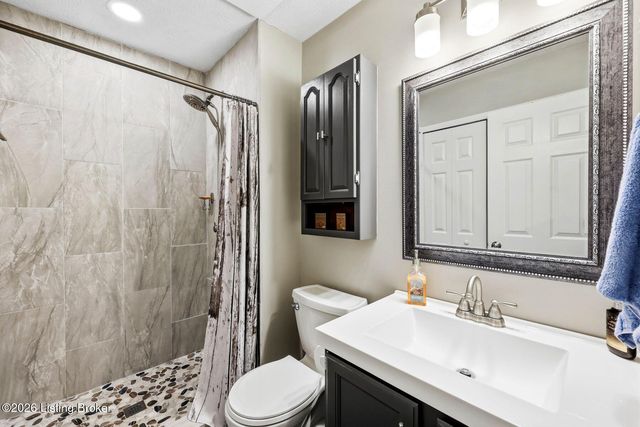 10201 Bayport Rd, Jeffersontown, KY 40299