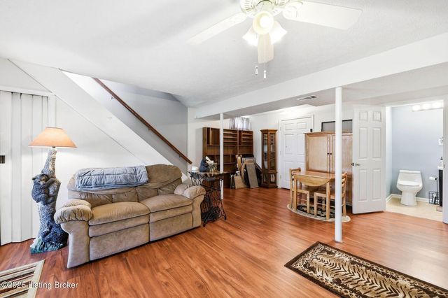10201 Bayport Rd, Jeffersontown, KY 40299