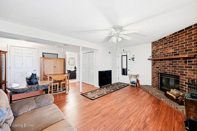 10201 Bayport Rd, Jeffersontown, KY 40299