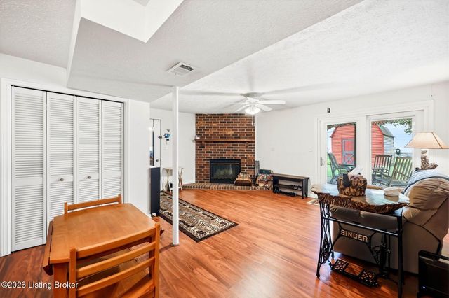 10201 Bayport Rd, Jeffersontown, KY 40299