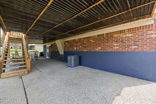 10201 Bayport Rd, Jeffersontown, KY 40299