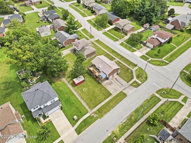 10201 Bayport Rd, Jeffersontown, KY 40299
