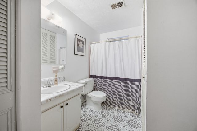 2869 Ark Royal Way, Lexington, KY 40503