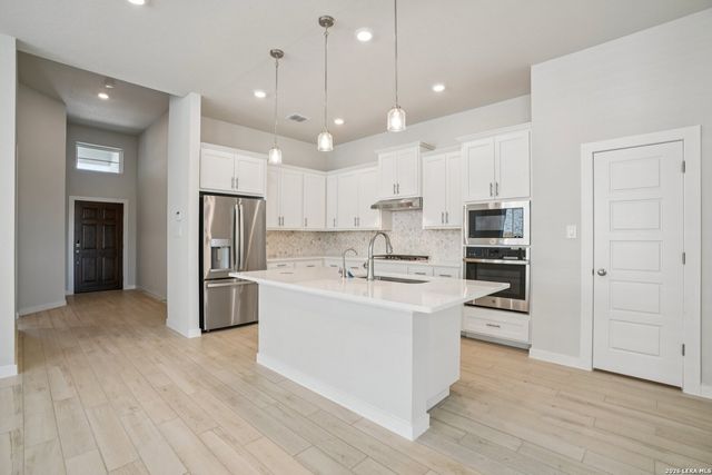 1937 PINING ST, New Braunfels, TX 78132