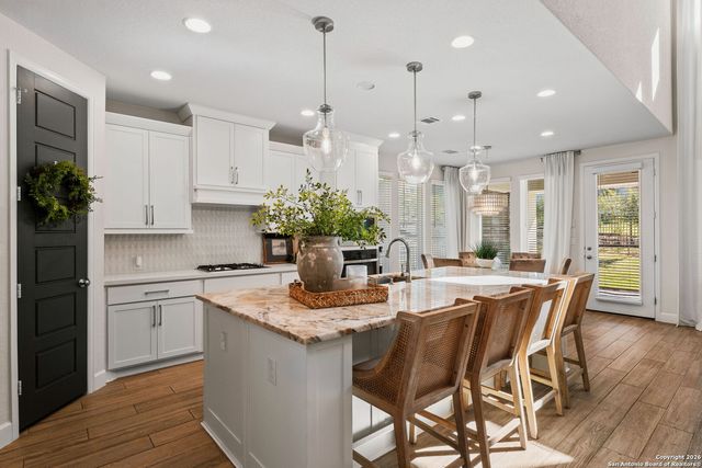 303 Navarro, Boerne, TX 78006