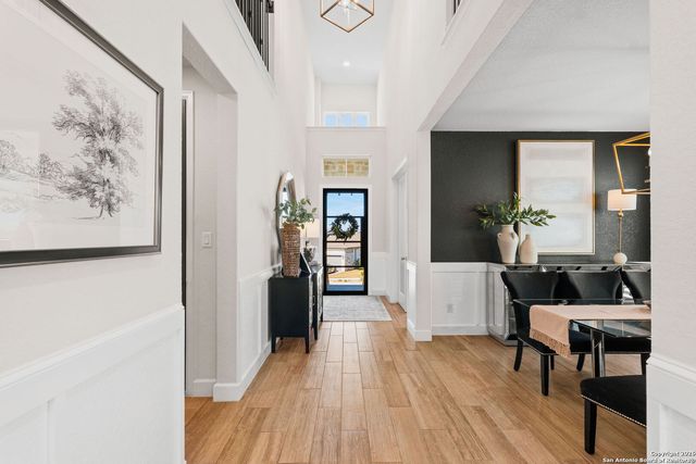 303 Navarro, Boerne, TX 78006