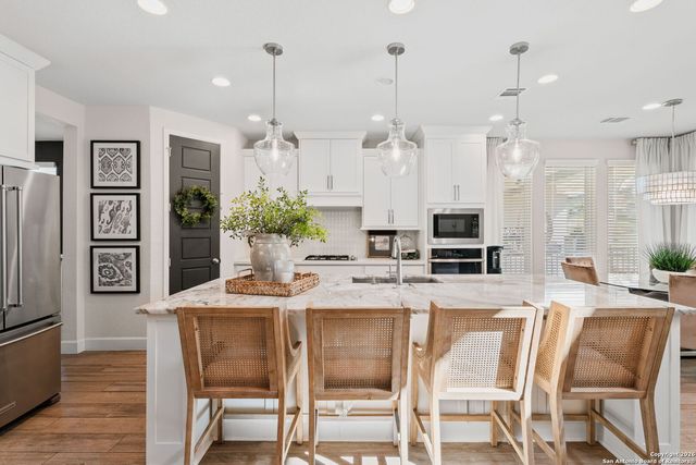 303 Navarro, Boerne, TX 78006