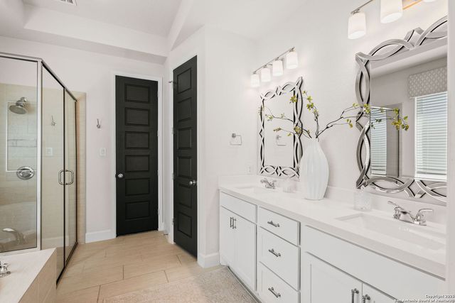 303 Navarro, Boerne, TX 78006