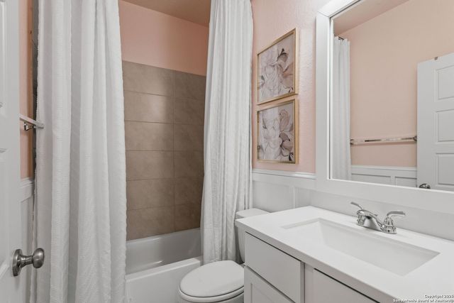 303 Navarro, Boerne, TX 78006