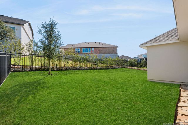 303 Navarro, Boerne, TX 78006