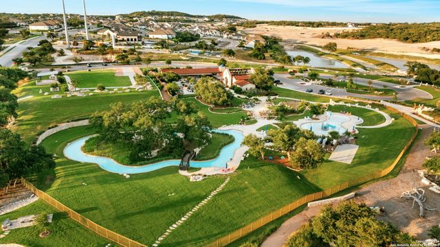 303 Navarro, Boerne, TX 78006