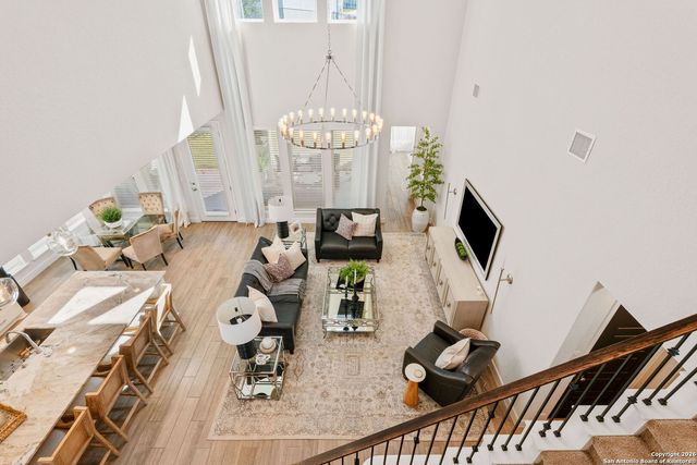 303 Navarro, Boerne, TX 78006