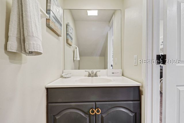 15 Deallyon Ave Apt 47, Hilton Head Island, SC 29928