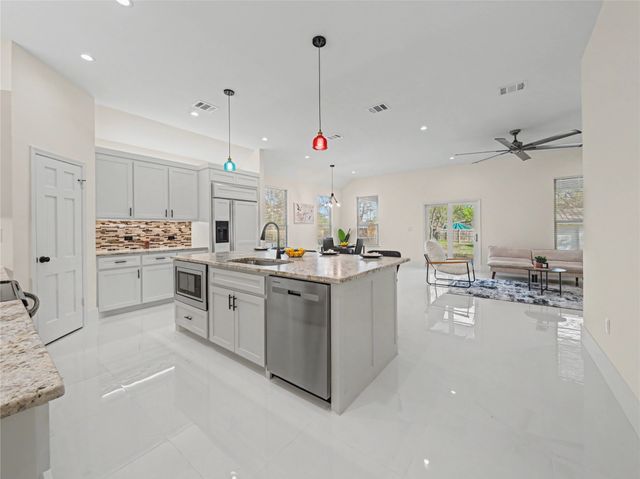 7712 Colton Drive, White Settlement, TX 76108