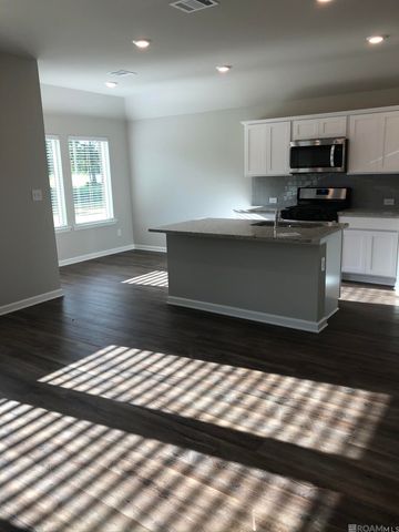 13111 Fowler Dr, Denham Springs, LA 70706