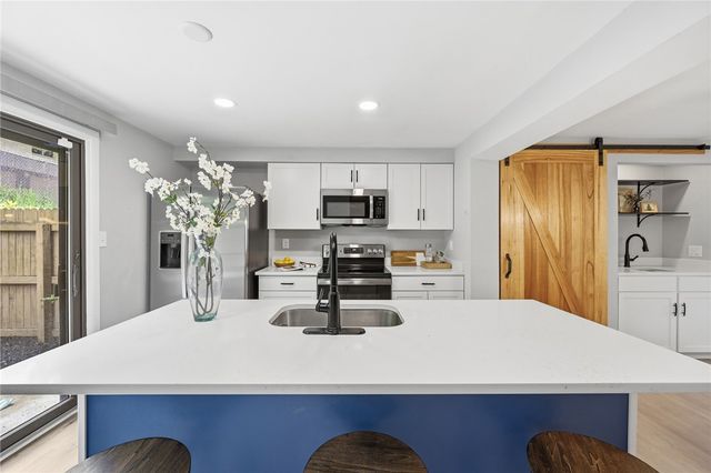 907 Camelot Drive, Mccandless, PA 15237
