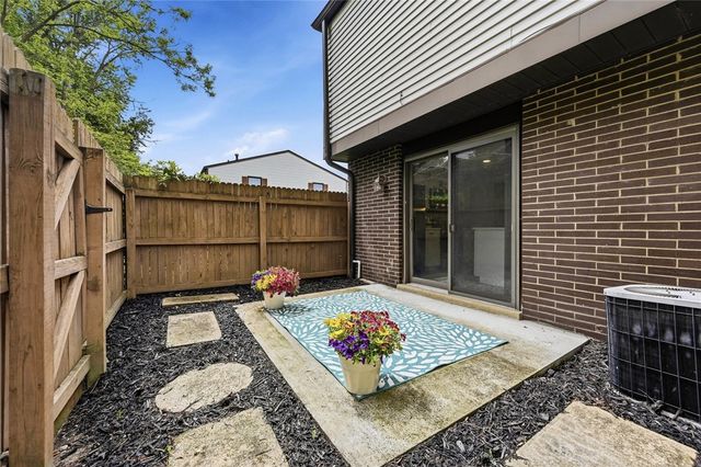 907 Camelot Drive, Mccandless, PA 15237