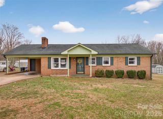 1406 Meandering Lane, Lincolnton, NC 28092
