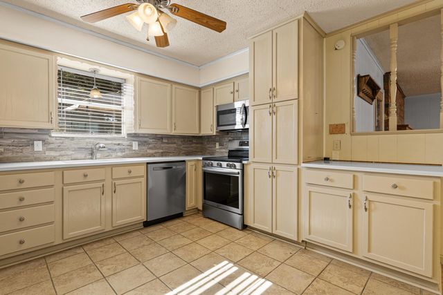 902 Blueridge pkwy, Longview, TX 75605