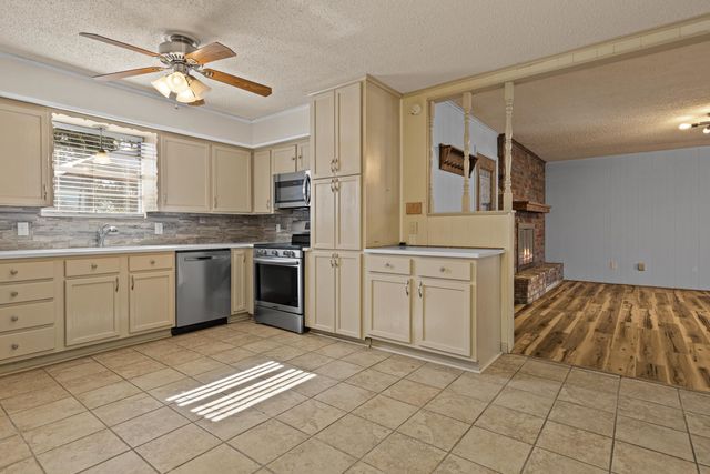 902 Blueridge pkwy, Longview, TX 75605