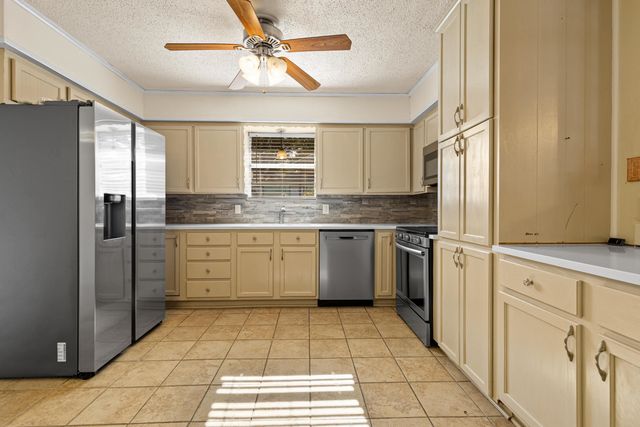 902 Blueridge pkwy, Longview, TX 75605