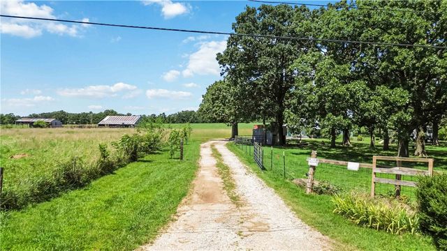 18040 E Holt Road, Lincoln, AR 72744