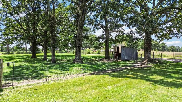 18040 E Holt Road, Lincoln, AR 72744