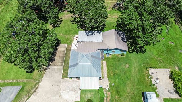 18040 E Holt Road, Lincoln, AR 72744