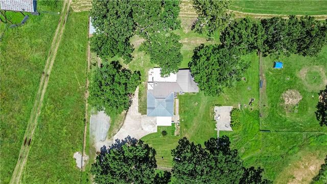 18040 E Holt Road, Lincoln, AR 72744